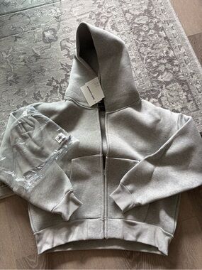 Men's Light Gray Zip-Up Hoodie Sweater